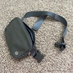 Lululemon Fanny pack Green